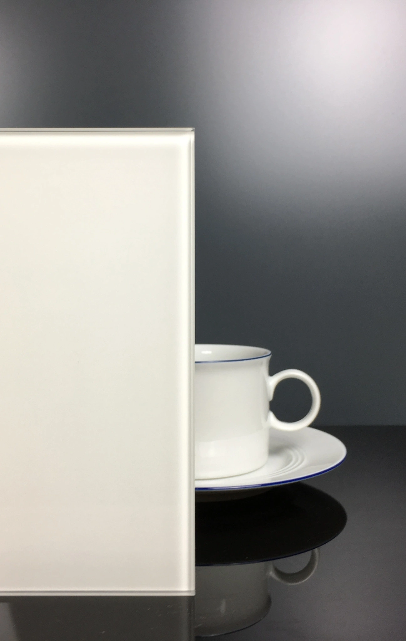 Küchenrückwand aus ESG Glas in RAL 9003 Signalweiß in 4 mm, 6 mm oder 8 mm nach Maß gefertigt