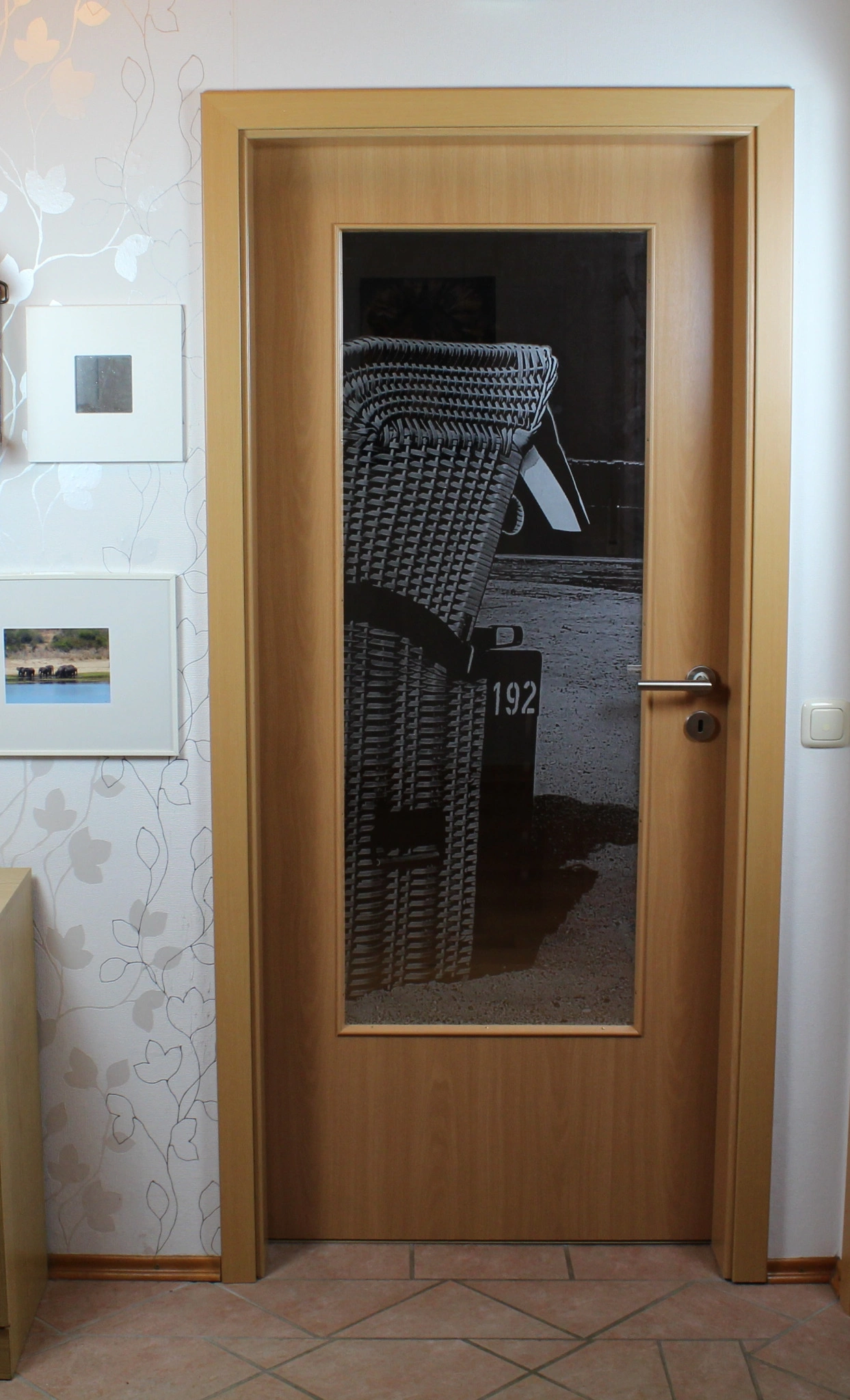 Glaseinsatz aus ESG Klarglas 4 mm mit Lasermotiv Strandkorb für Türen nach Maß