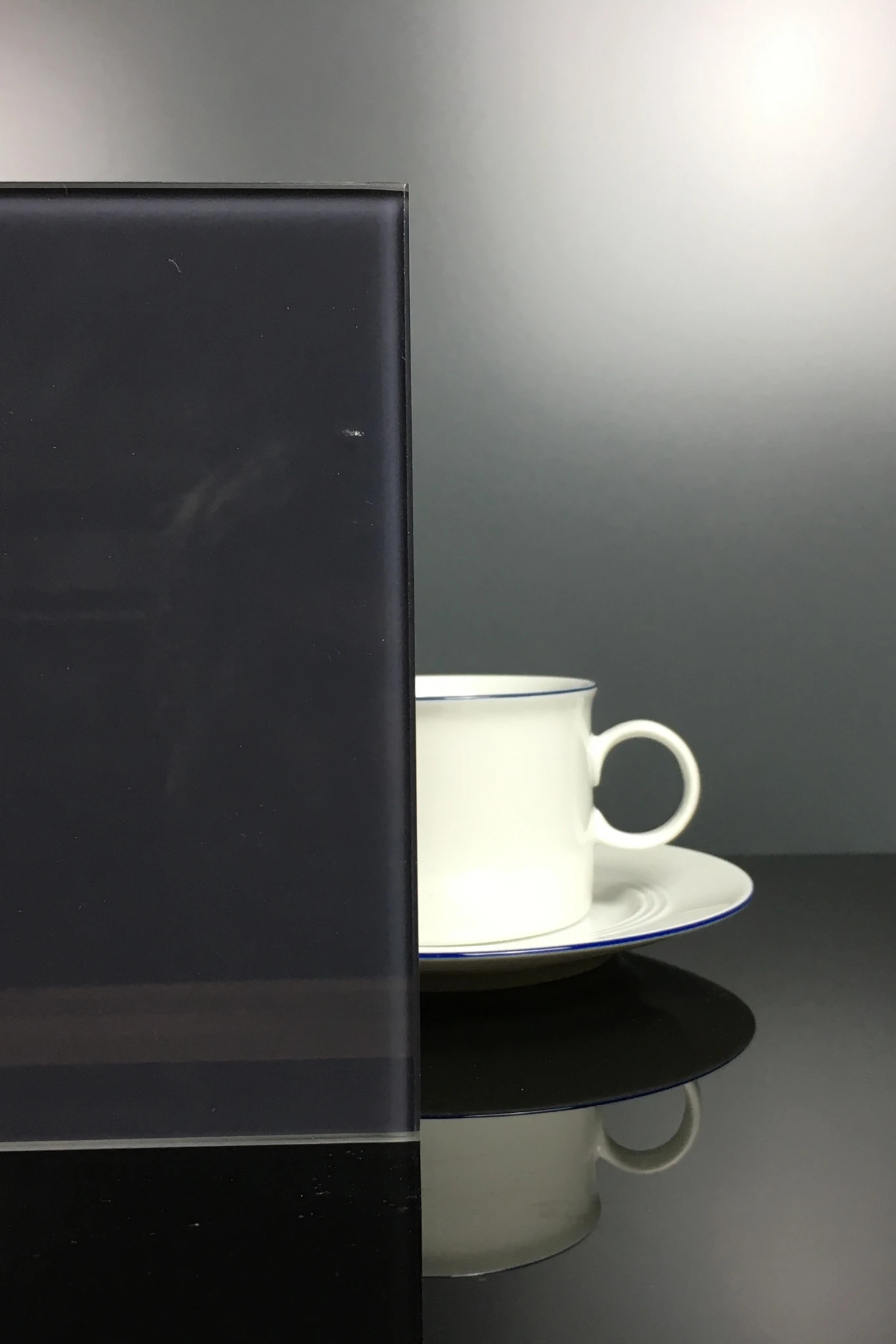 Küchenrückwand aus ESG Glas in RAL 7016 Anthrazitgrau in 4 mm, 6 mm oder 8 mm nach Maß gefertigt