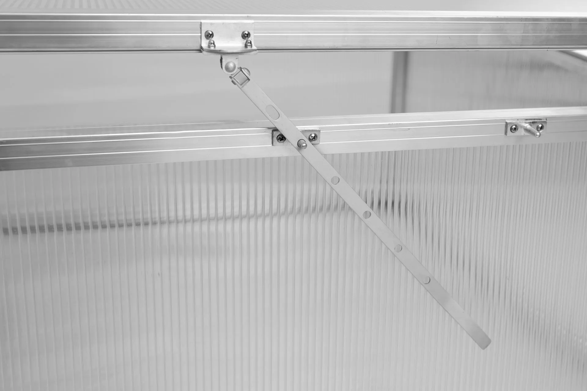 Handaufsteller für Frühbeetfenster zur manuellen Öffnung und Fixierung